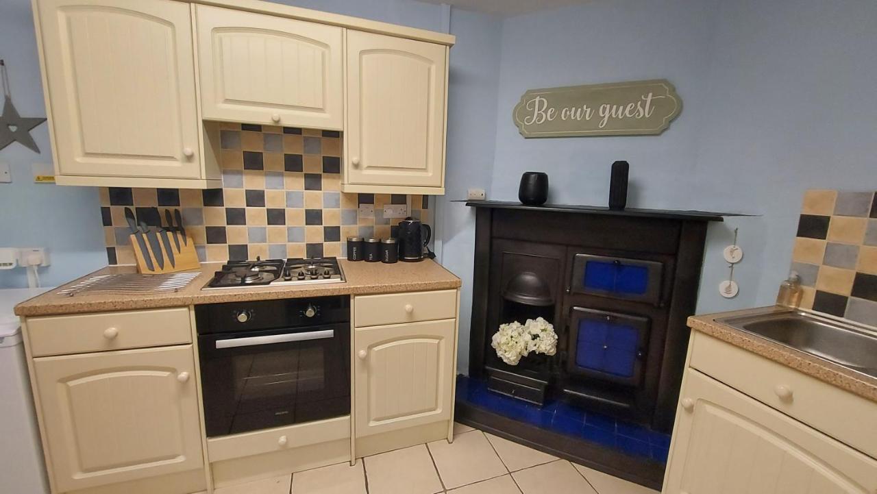 Railway Cottage Конви Экстерьер фото